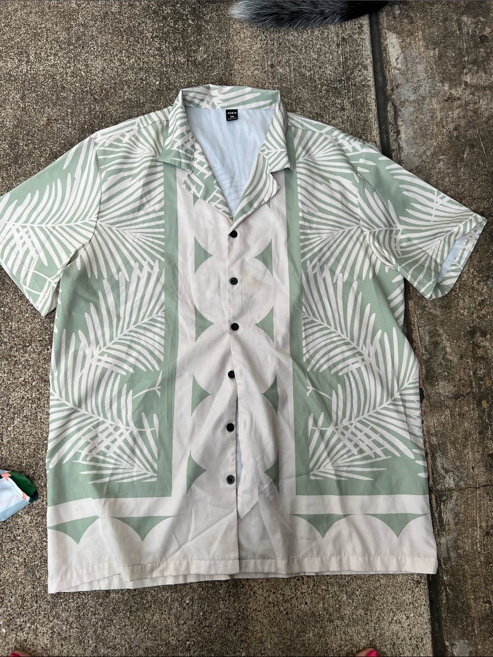 XL Retro Graphic. Sage Green & White Tropical Print Short Sleeve Button-Down
